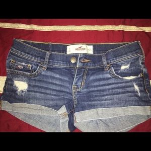 Hollister shorts🌻
